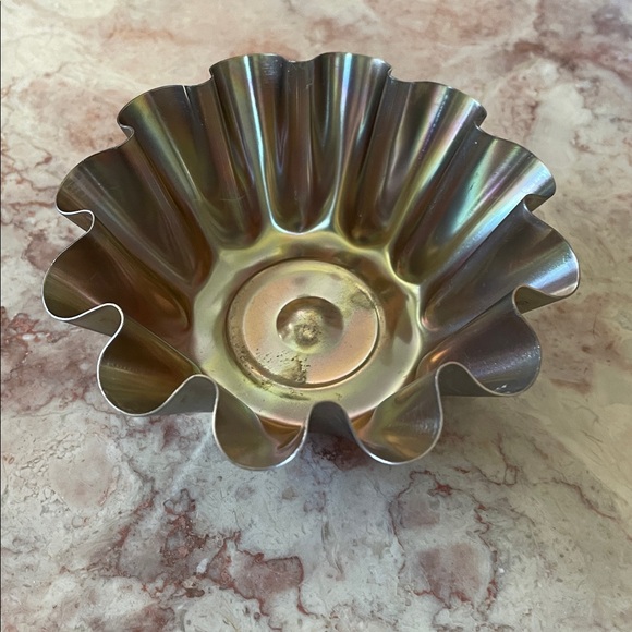 EUC~Set Of 4 Vintage Aluminum Scalloped Designed JELL-O Style Molds - Picture 3 of 10